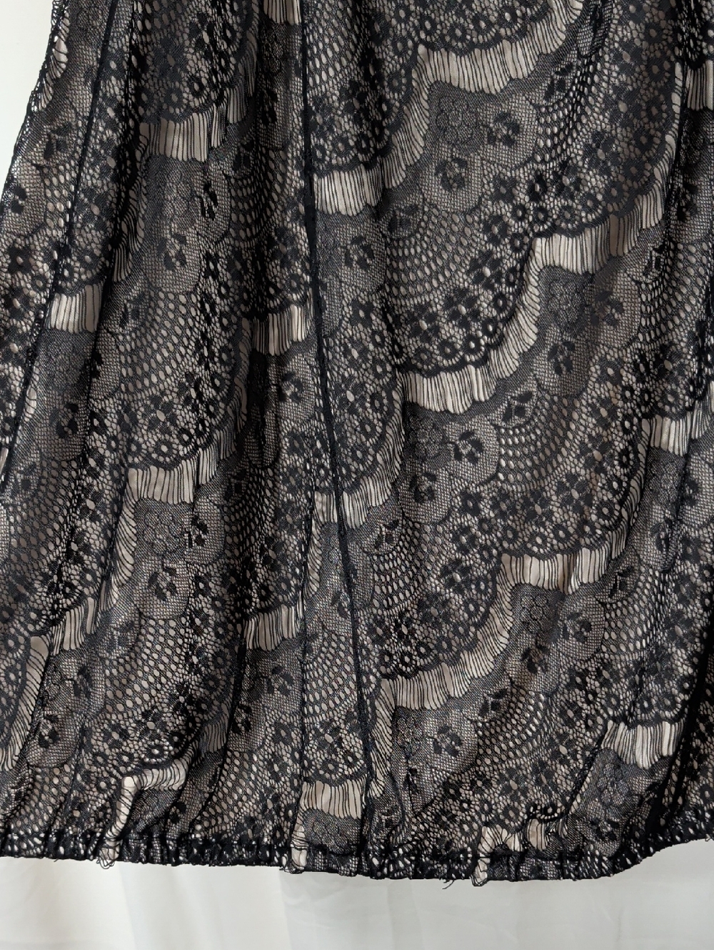 Wrapper Lace Tank Blouse - Picture 3 of 4